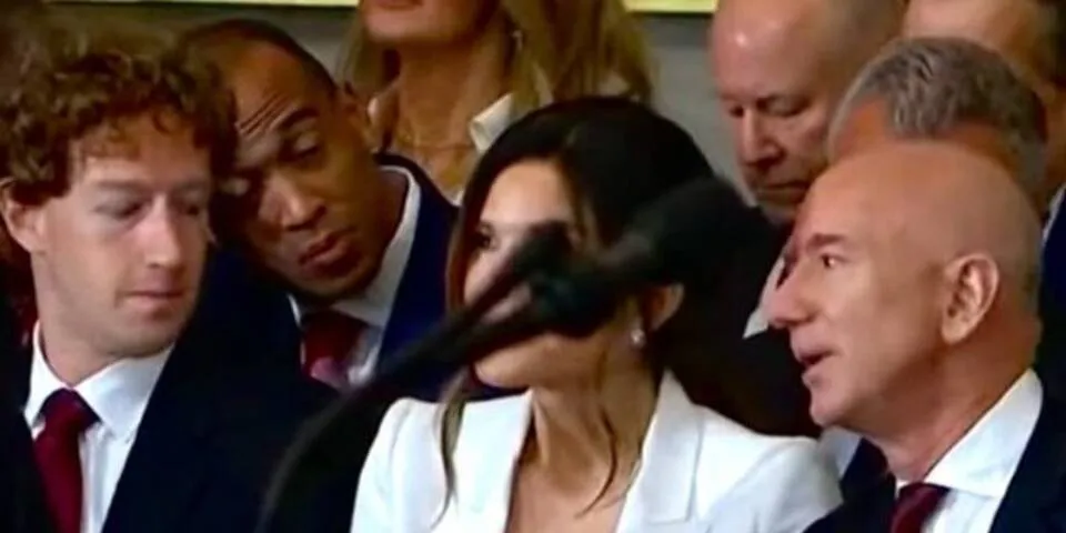 Bezos Awkward Mark Zuckerberg Caught in the Act? Billionaire’s Awkward Moment with ...